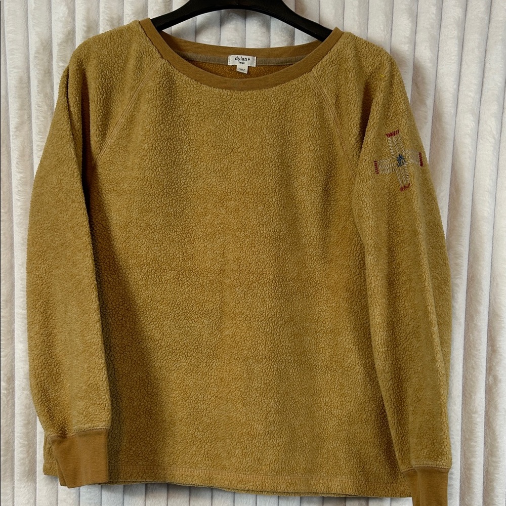 Dylan crewneck fleece sweatshirt with cross embroidery on sleeve large